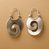 Boucles d'oreilles spirales argentées