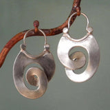 Boucles d'oreilles spirales argentées