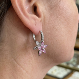 Blumen-Ohrringe Amara in Rosa | Weißgold