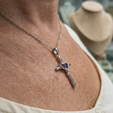 Collier croix avec améthyste | Or blanc