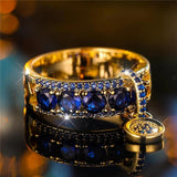 Antiker Goldring mit blauem Kristall