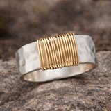 Bague bohème aux fils dorés