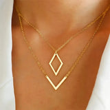 Collier élégant avec pendentif en V