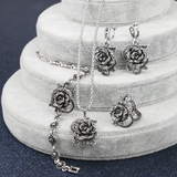 Parure élégante en or blanc avec zircones
