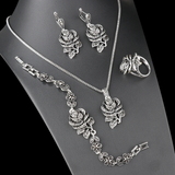 Parure élégante en or blanc avec zircones