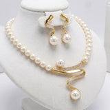 Coffret cadeau perles naturelles : collier et boucles d'oreilles