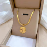 Collier trèfle doré