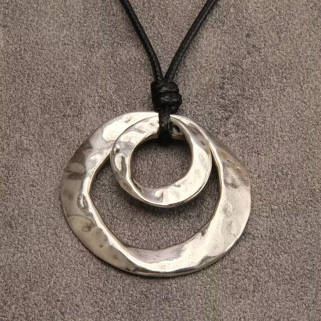 Collier pendentif géométrique irrégulier