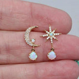 Boucles d'oreilles lune et étoile en or avec opale