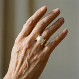 Bague rétro dorée sertie de perles