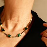 Collier rétro pierre verte