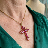 Kreuz-Halskette mit rosa Cluster | Gold