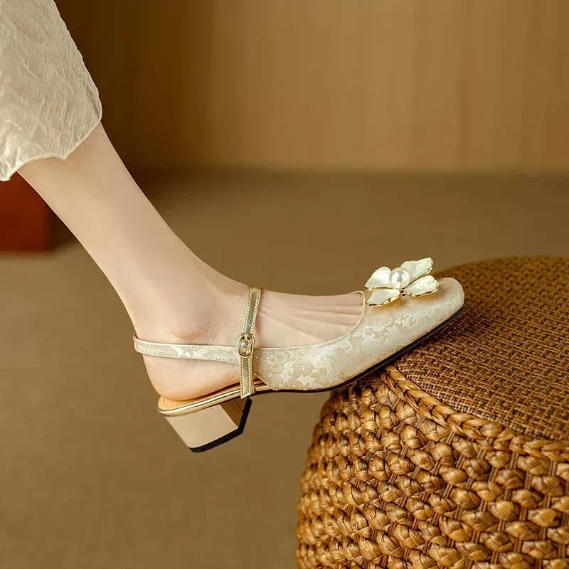 Mathilde – Chaussures élégantes à détail fleuri