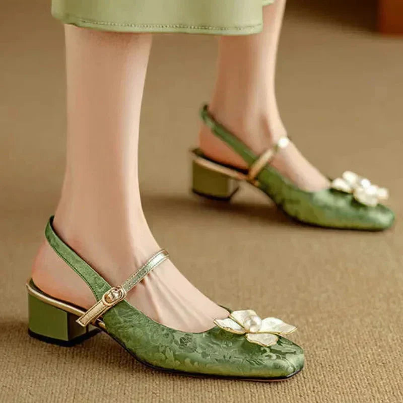 Mathilde – Chaussures élégantes à détail fleuri