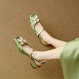 Mathilde – Chaussures élégantes à détail fleuri