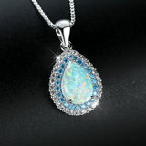 Collier goutte opale bleu lumineux