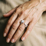 Bague ajustable chaton en or blanc