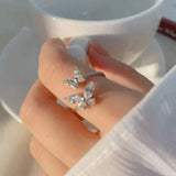 Bague papillon ajustable en or blanc