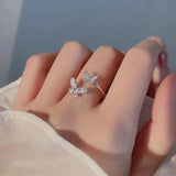 Bague papillon ajustable en or blanc