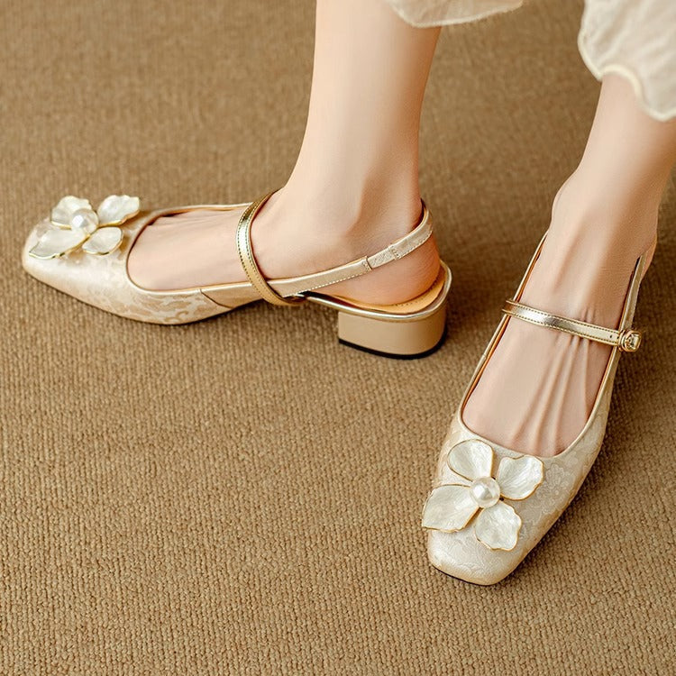 Mathilde – Chaussures élégantes à détail fleuri